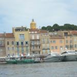 L arrivee des navettes au port de st tropez le samedi matin